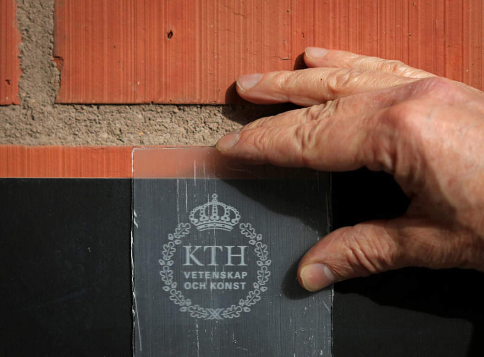 KTH-transparent-wood
